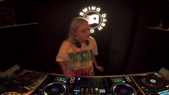 GYALS IN NOTTS thumbnail