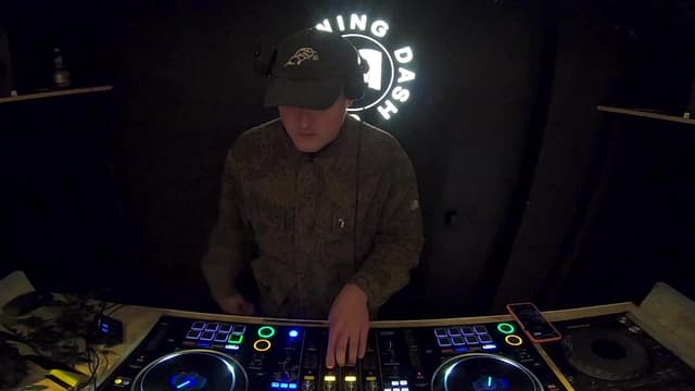 Circling thumbnail