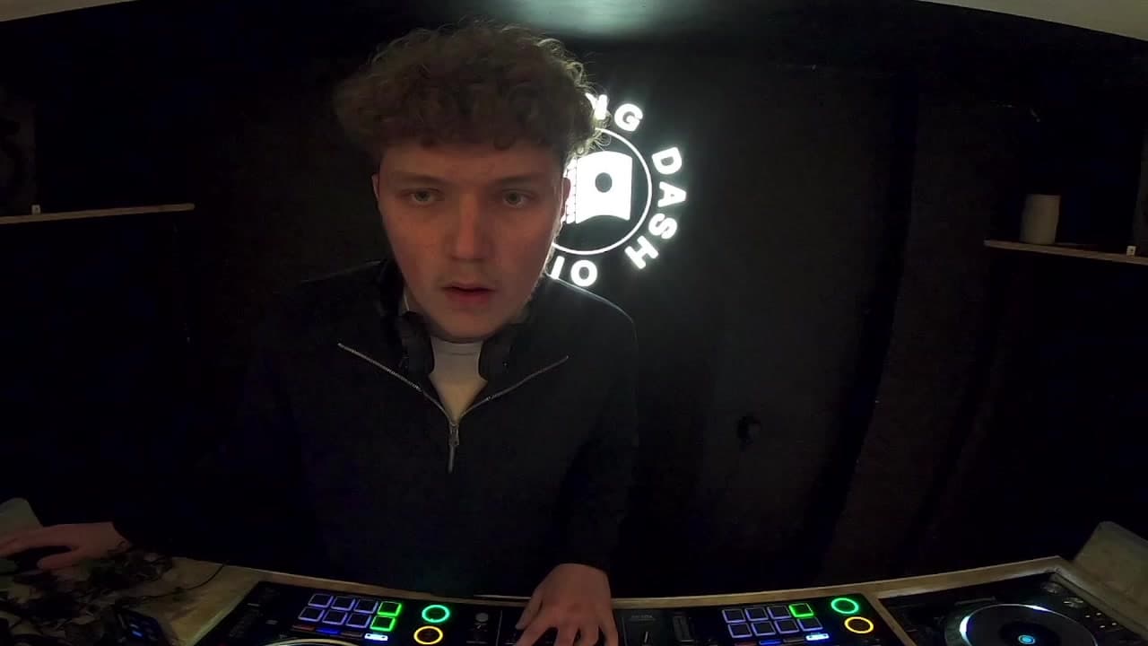 B8yL16QGvKv