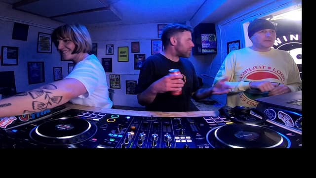 The Big Faces w/ YSE Saint Laur'Ant thumbnail