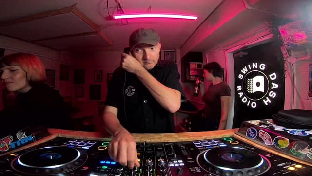 The Big Faces w/ Laurence & Sasha Ritchie thumbnail